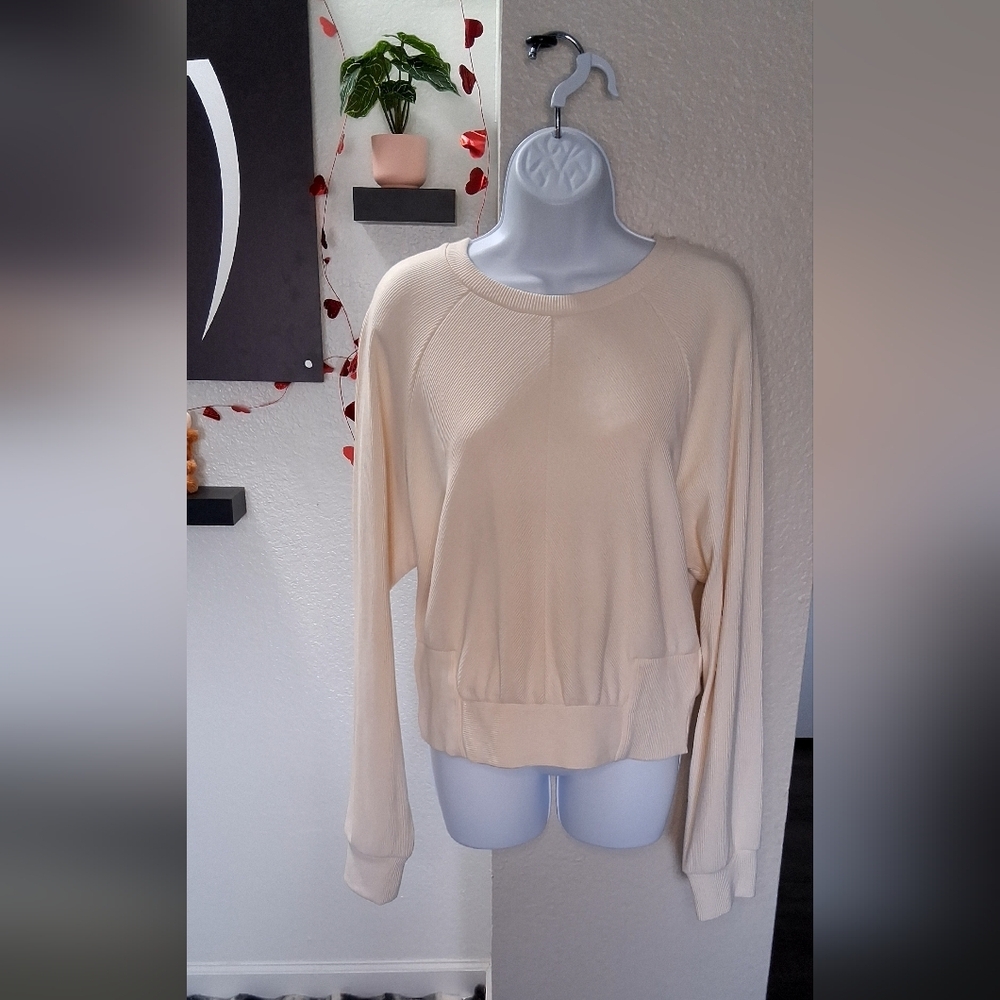 Express Cream Color Women Sweater, Size Large - Picture 6 of 14